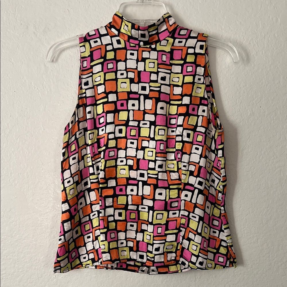 Like New! LINDA HUTTON 100% Silk Button-Up Back Mock Neck Top in Size 6P